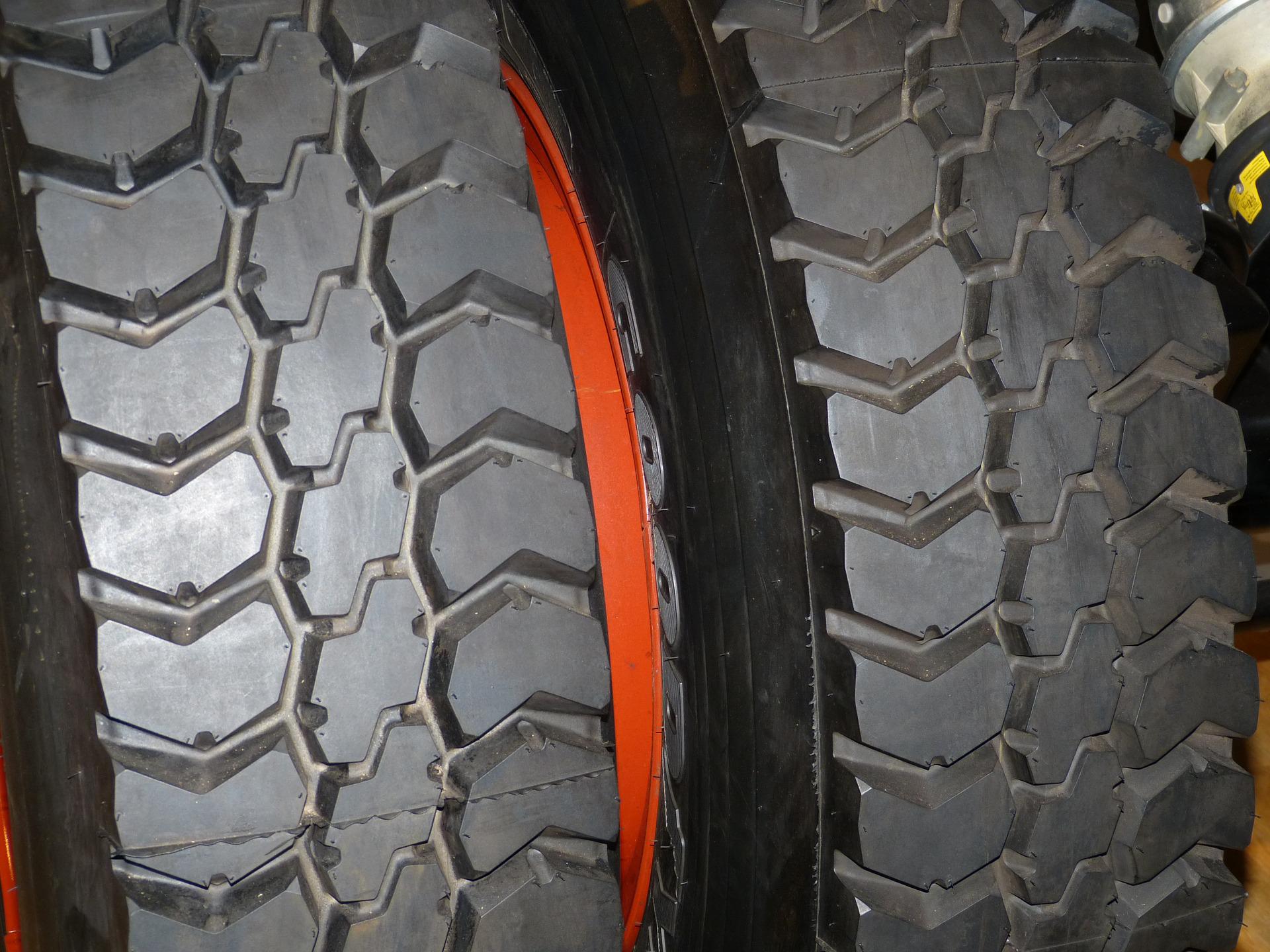 You are currently viewing Dunlop becomes first tyre manufacturer in South Africa to launch truck tyre insurance